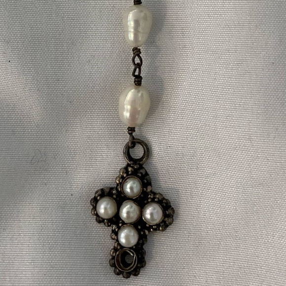 Vintage Pearl Cross Necklace - Picture 6 of 6
